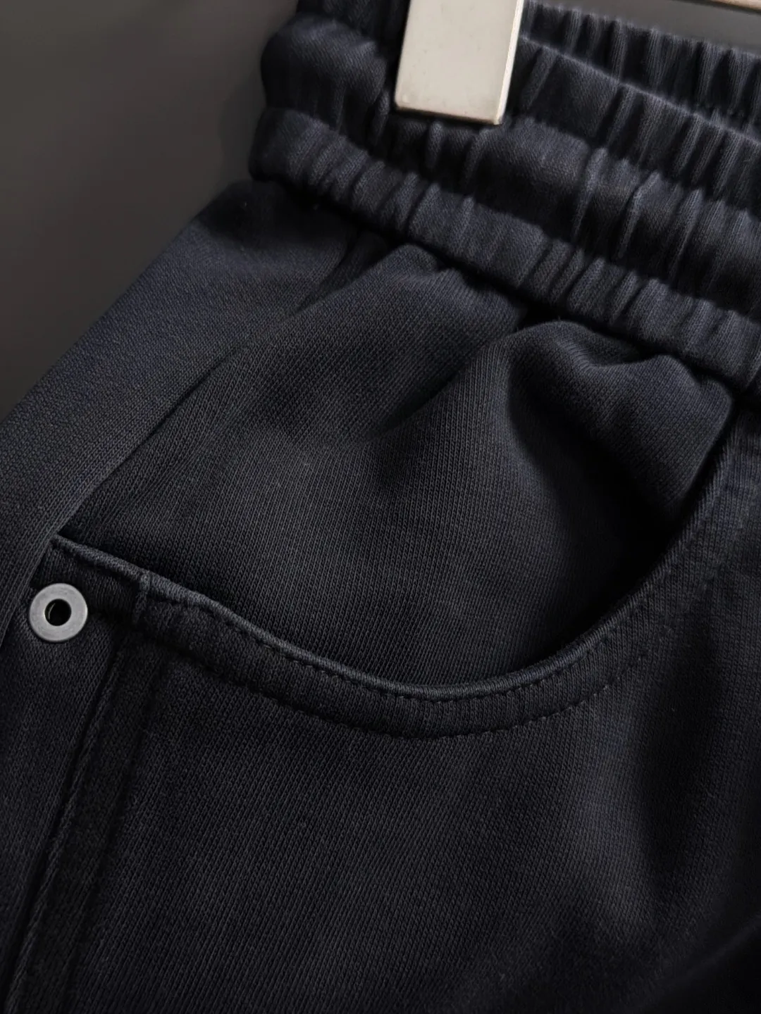 The next day shipped P195 Balenciaga 2026 summer New Arrival elastic casual pants, counter custom fabric Breathable high comfort, impeccable details, brand elements design concept, reflecting high quality. The hand feels delicate and soft! Casual cuts and awesome upper body! Sizes: S-3XL